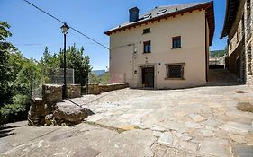 Casa Feli - APARTAMENTO con JARDÍN PRIVADO en los PIRINEOS